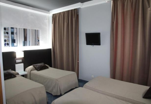Hostal Plaza Ruiz Θέουτα Δωμάτιο φωτογραφία
